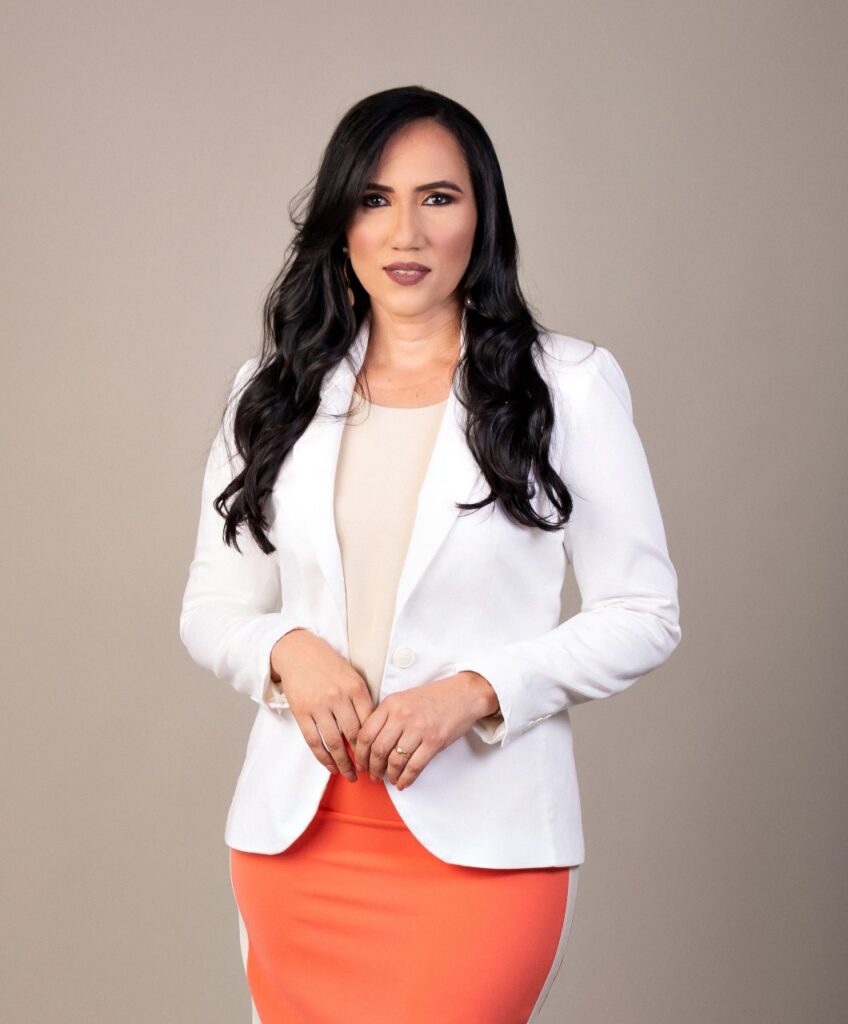 Emmanuelle Apolinário